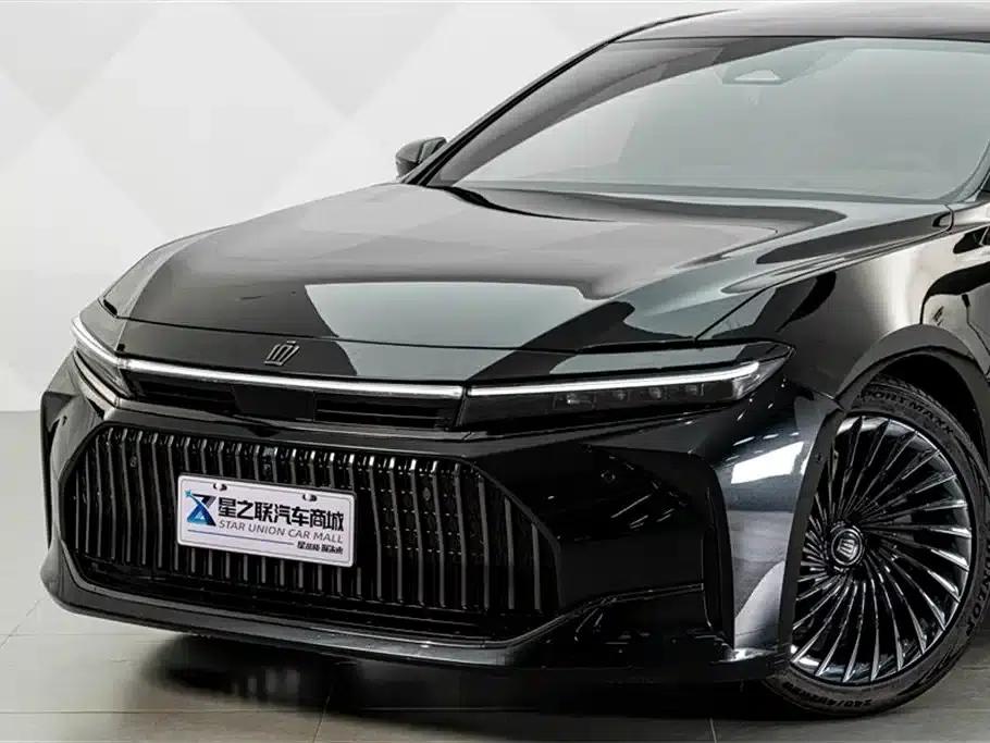 2024 Crown Imported Model 2.5L Supreme Edition — миниатюра 2