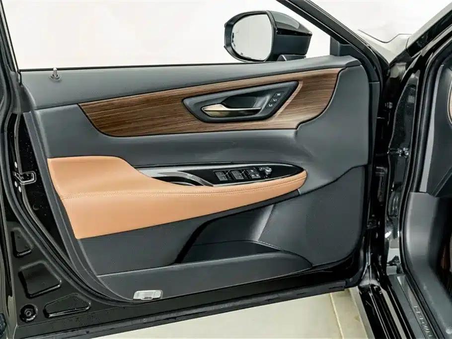 2024 Crown Imported Model 2.5L Supreme Edition — миниатюра 18