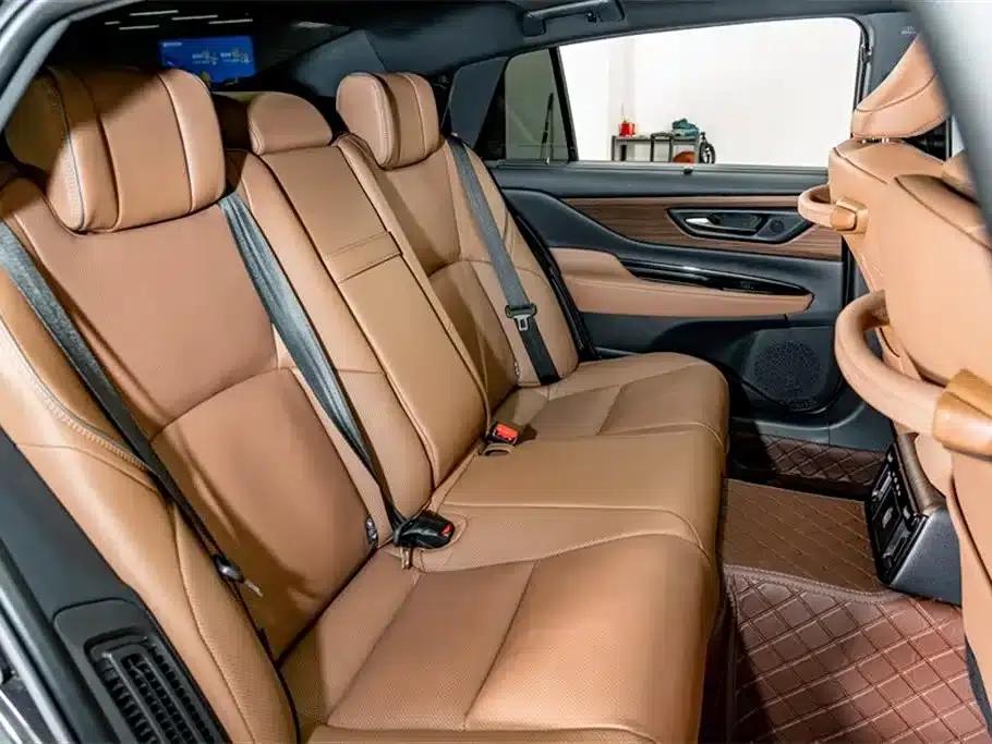 2024 Crown Imported Model 2.5L Supreme Edition — миниатюра 24