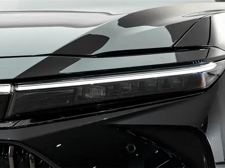 2024 Crown Imported Model 2.5L Supreme Edition — миниатюра 4