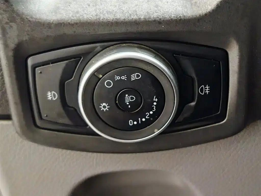 Ford Transit 2017 2.0T Diesel Multi-purpose Commercial Vehicle, Short Wheelbase, Medium Roof, National V Emission Standard — миниатюра 21