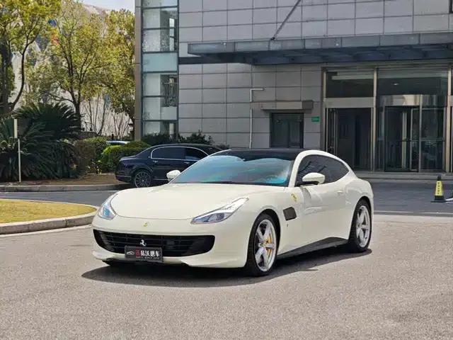 2017 GTC4Lusso 3.9T V8