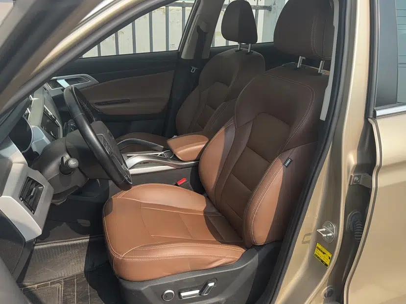 Geely Auto Emgrand X7 Sport 2016 1.8TD Automatic All-Wheel-Drive ZhiZun Edition — миниатюра 11