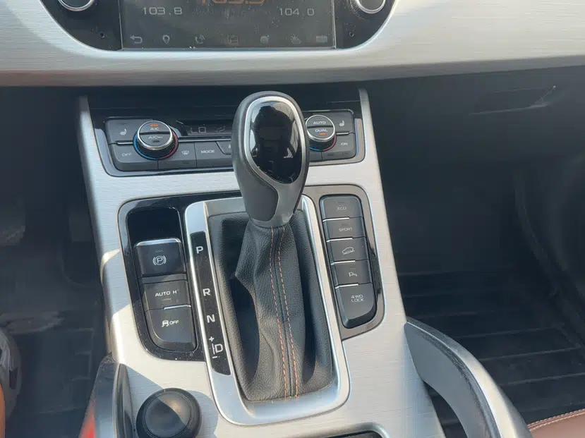 Geely Auto Emgrand X7 Sport 2016 1.8TD Automatic All-Wheel-Drive ZhiZun Edition — миниатюра 10