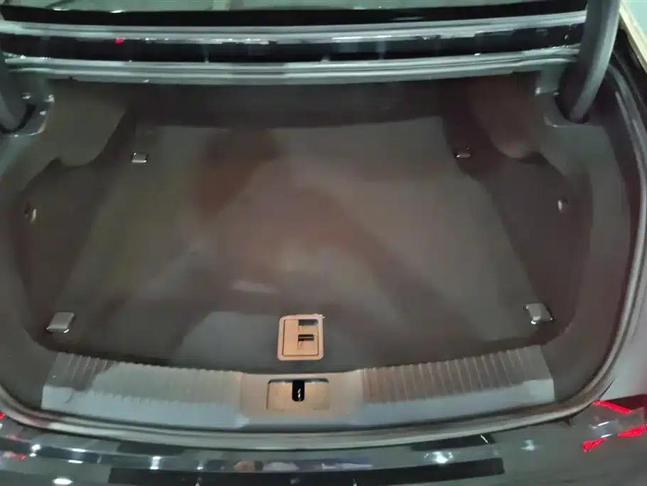 Hongqi H9 2020 Facelift 2.0T Intelligent Flagship Edition — миниатюра 4