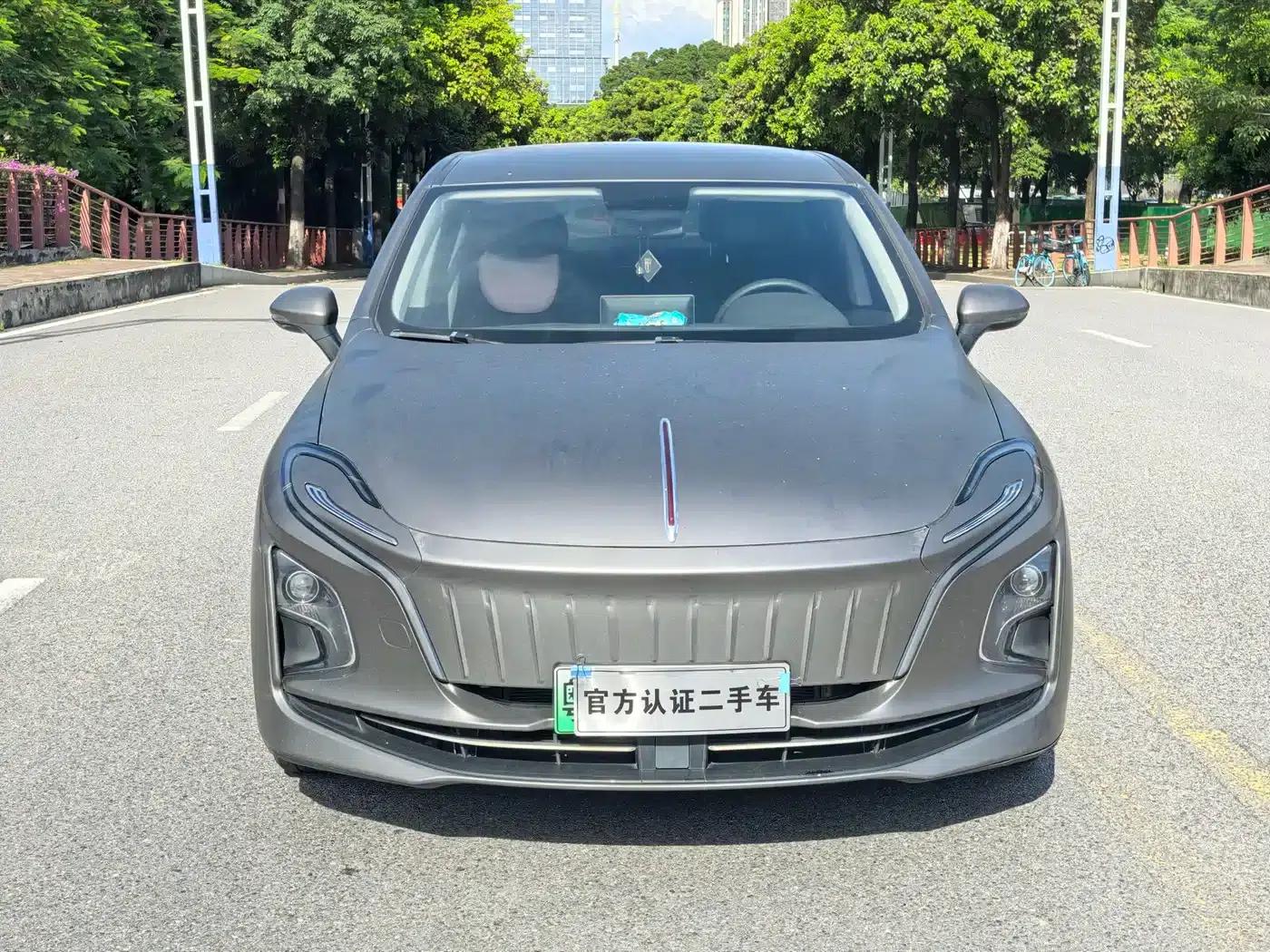 Hongqi E-QM5 2023 Model 620km PLUS — миниатюра 2