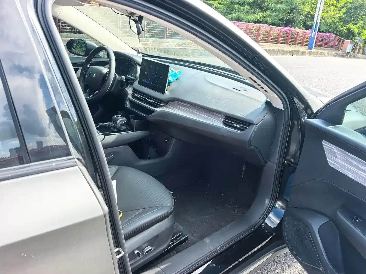 Hongqi E-QM5 2023 Model 620km PLUS — миниатюра 13