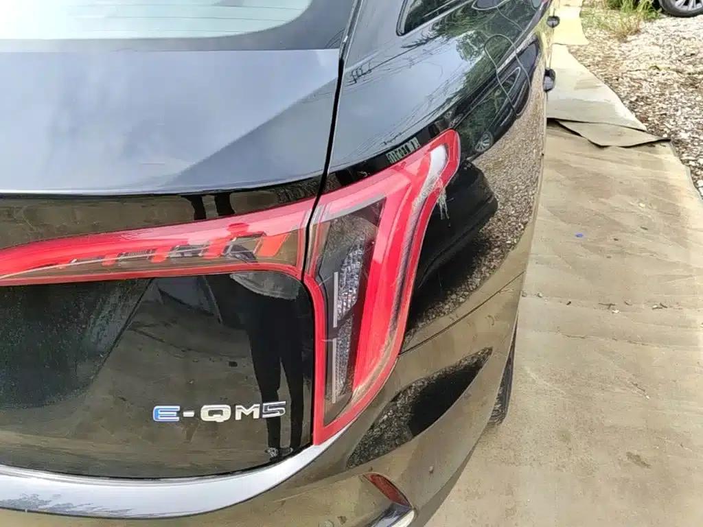 Hongqi E-QM5 2023 Facelift Basic Travel Edition — миниатюра 8