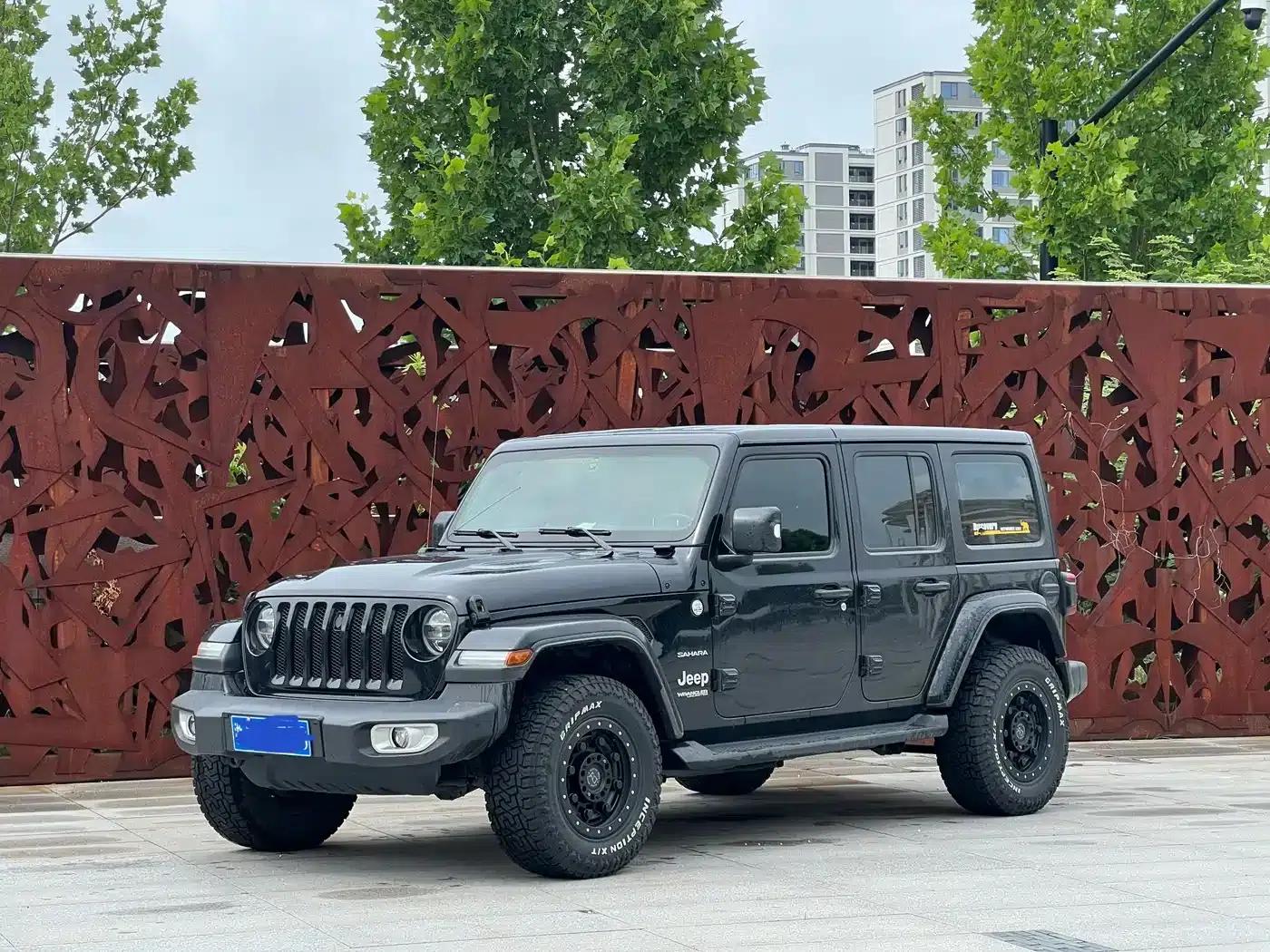 2021 Jeep Wrangler 2.0T Sahara 4-Door Edition — миниатюра 1