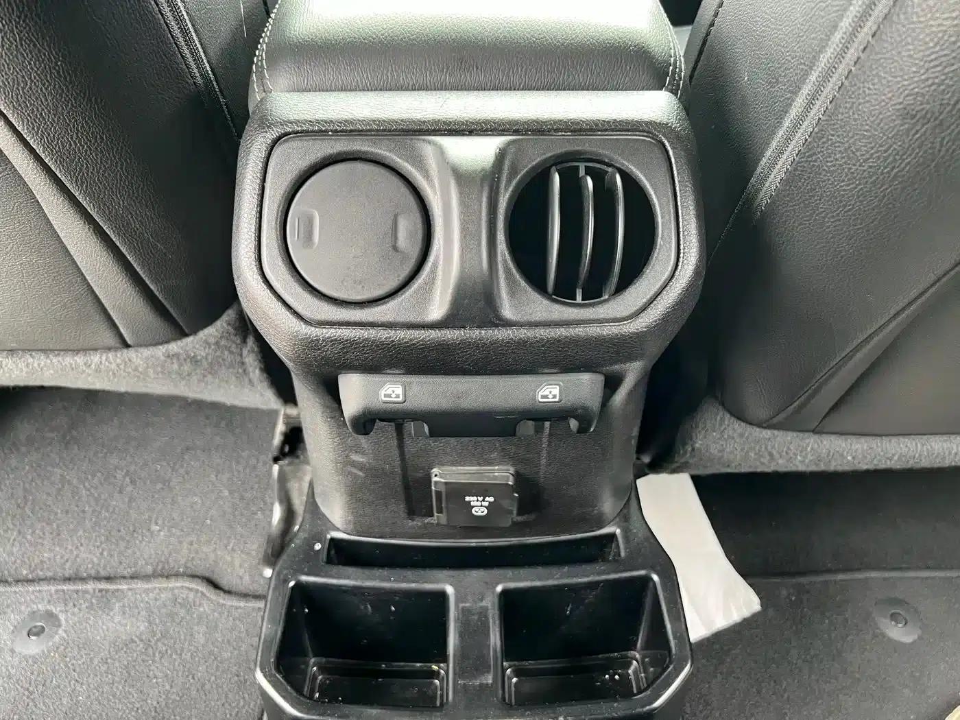 2021 Jeep Wrangler 2.0T Sahara 4-Door Edition — миниатюра 21