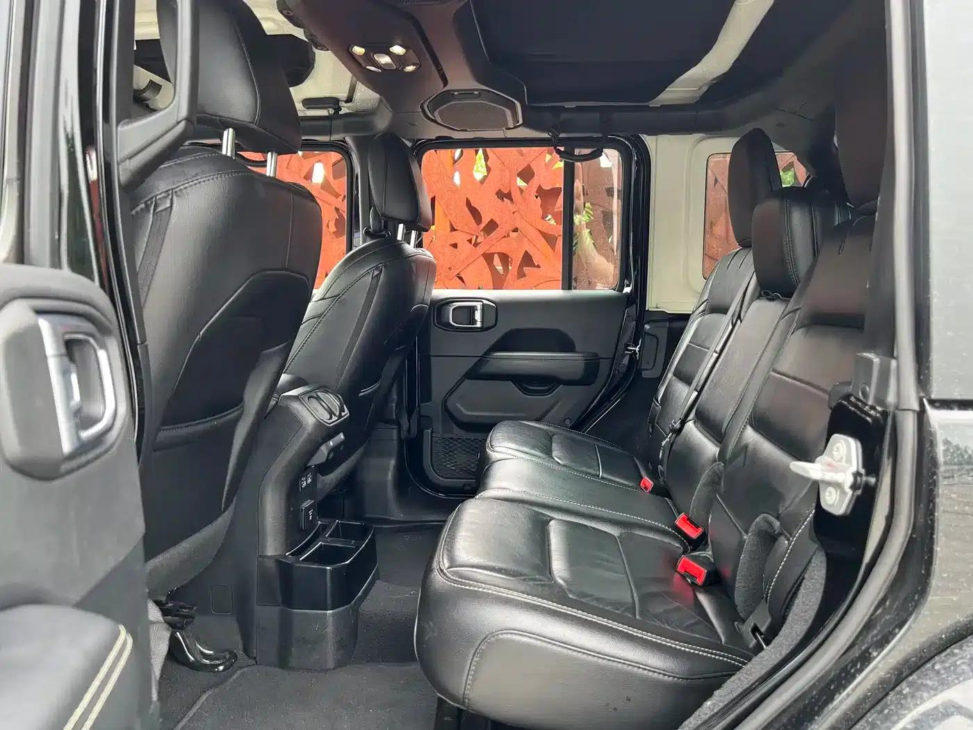 2021 Jeep Wrangler 2.0T Sahara 4-Door Edition — миниатюра 10
