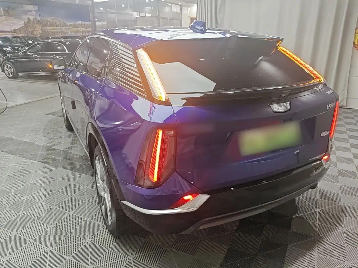Cadillac OPTIQ 2024 Standard Range Version — миниатюра 4
