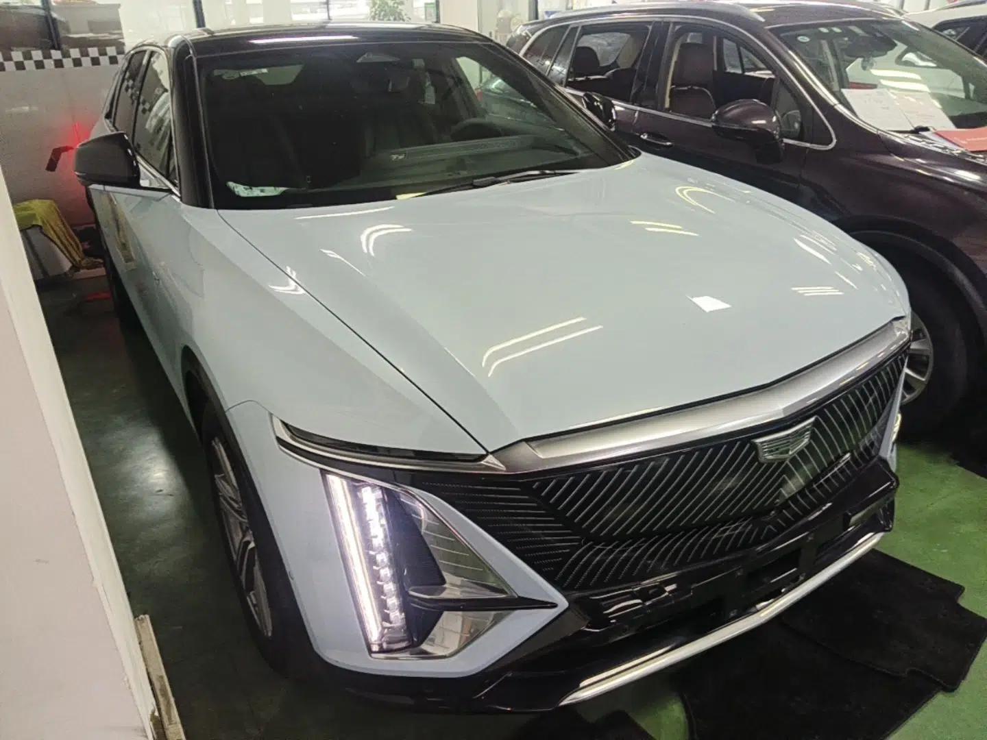 Cadillac LYRIQ 2022 Rear-Drive Long-Range Luxury Edition — миниатюра 3
