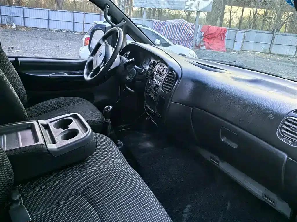 Refine 2008 2.0L Shuttle Gasoline Standard Edition with Single Air Conditioning — миниатюра 3