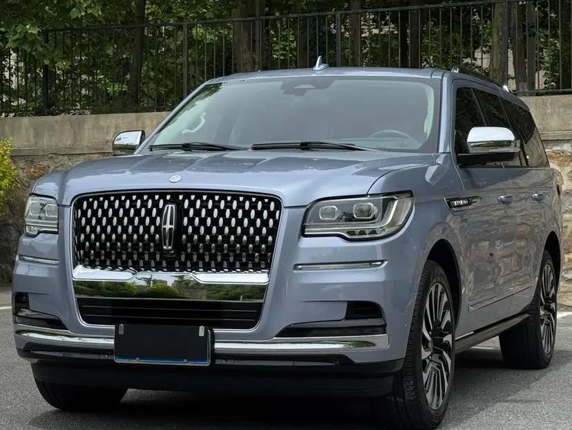 Lincoln Navigator 2022 3.5T Presidential Edition — миниатюра 1