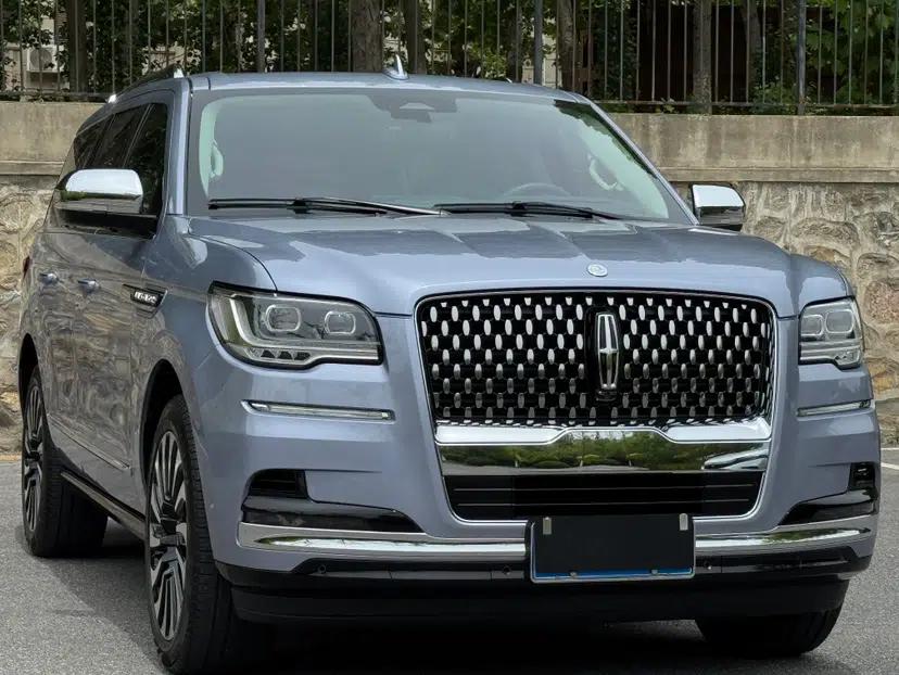 Lincoln Navigator 2022 3.5T Presidential Edition — миниатюра 2