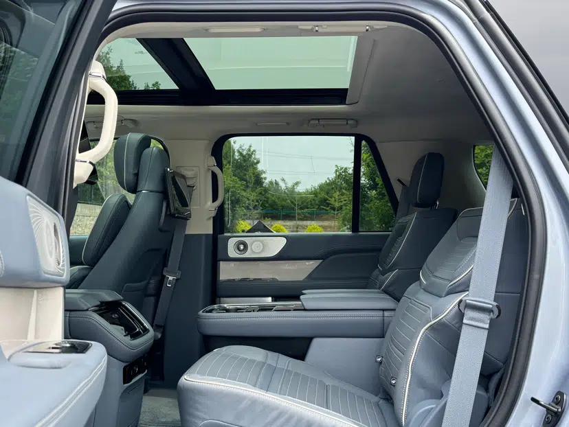 Lincoln Navigator 2022 3.5T Presidential Edition — миниатюра 13