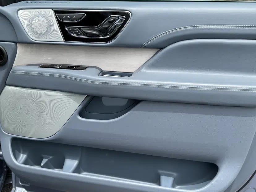 Lincoln Navigator 2022 3.5T Presidential Edition — миниатюра 19