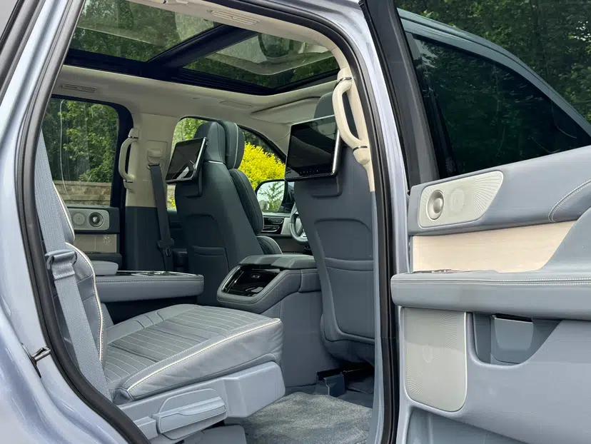 Lincoln Navigator 2022 3.5T Presidential Edition — миниатюра 20