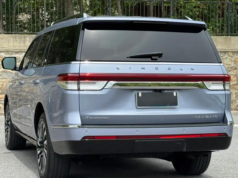 Lincoln Navigator 2022 3.5T Presidential Edition — миниатюра 3
