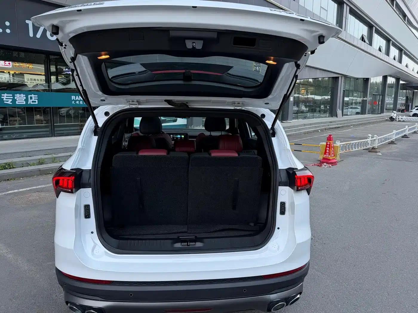Jetour X70 PLUS 2022 1.5T CVT Premium Edition 7-seater — миниатюра 18