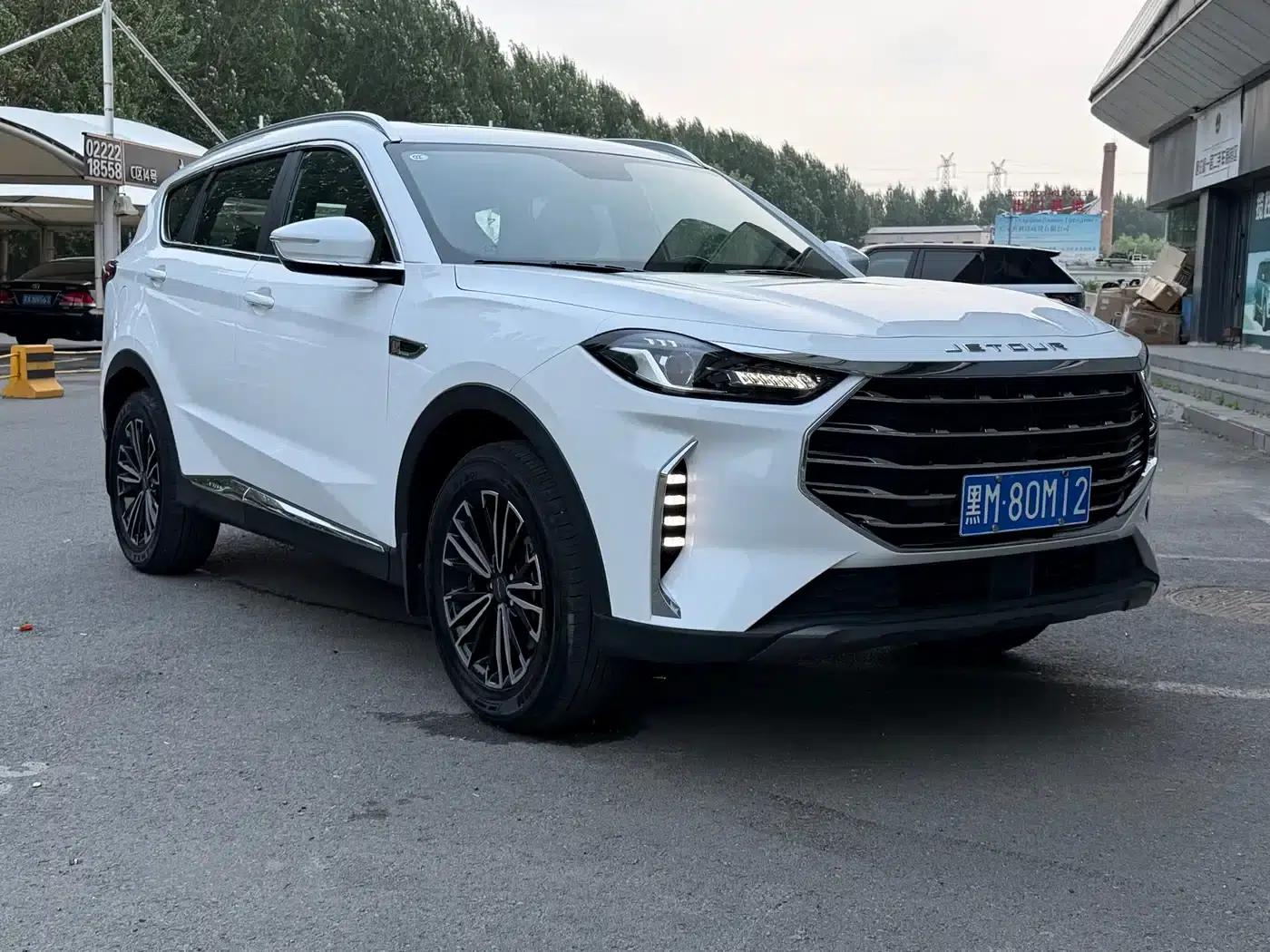 Jetour X70 PLUS 2022 1.5T CVT Premium Edition 7-seater — миниатюра 3