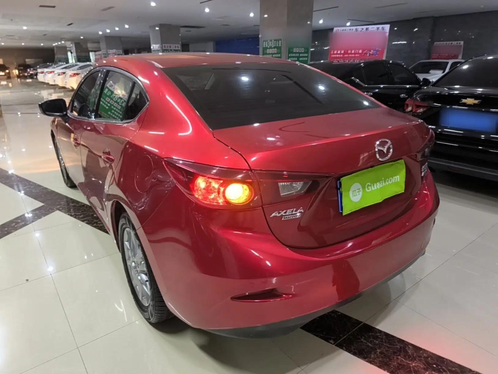 Mazda 3 Axela 2014 Sedan 1.5L Automatic Luxury Model — миниатюра 13