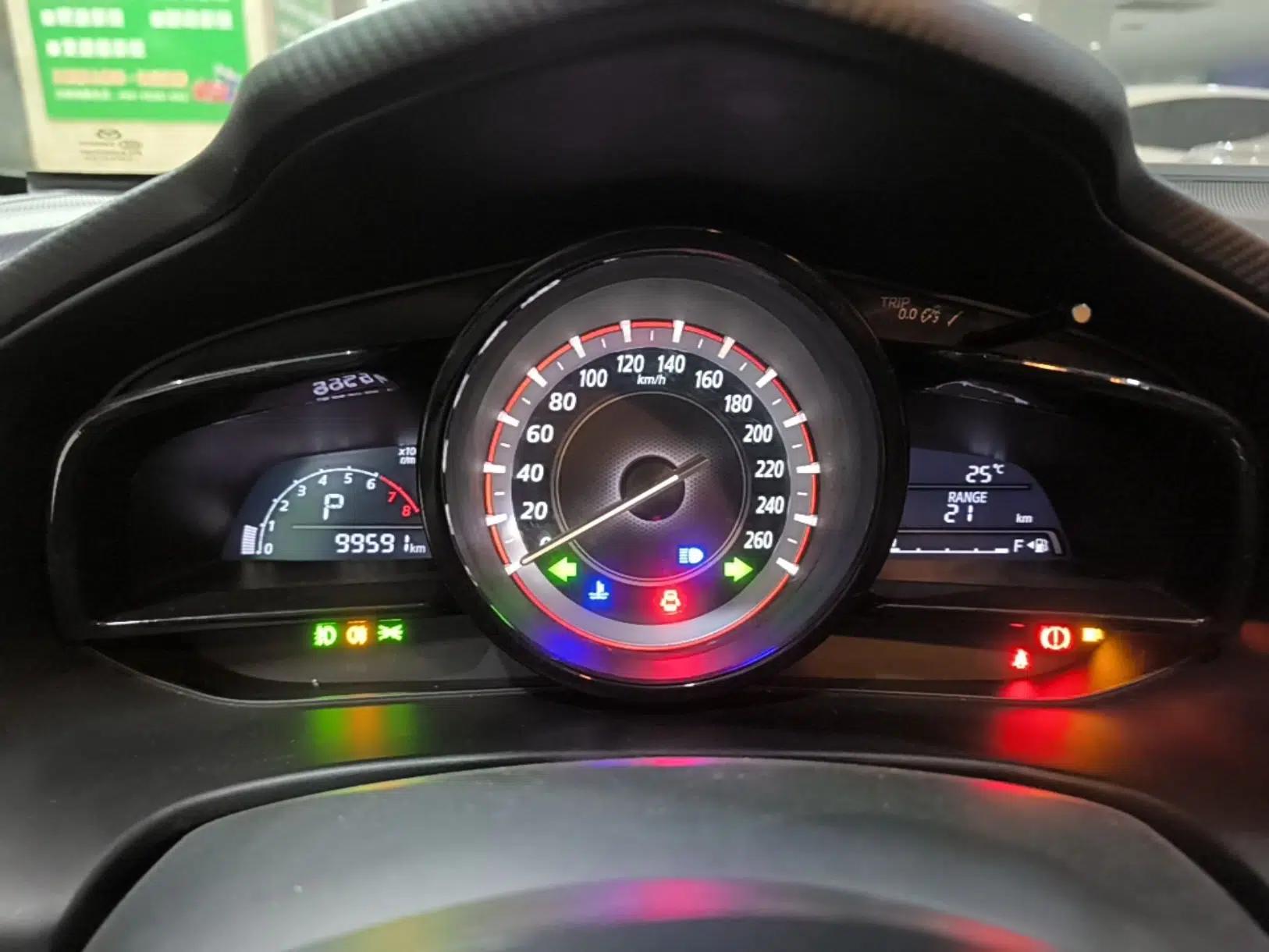 Mazda 3 Axela 2014 Sedan 1.5L Automatic Luxury Model — миниатюра 19