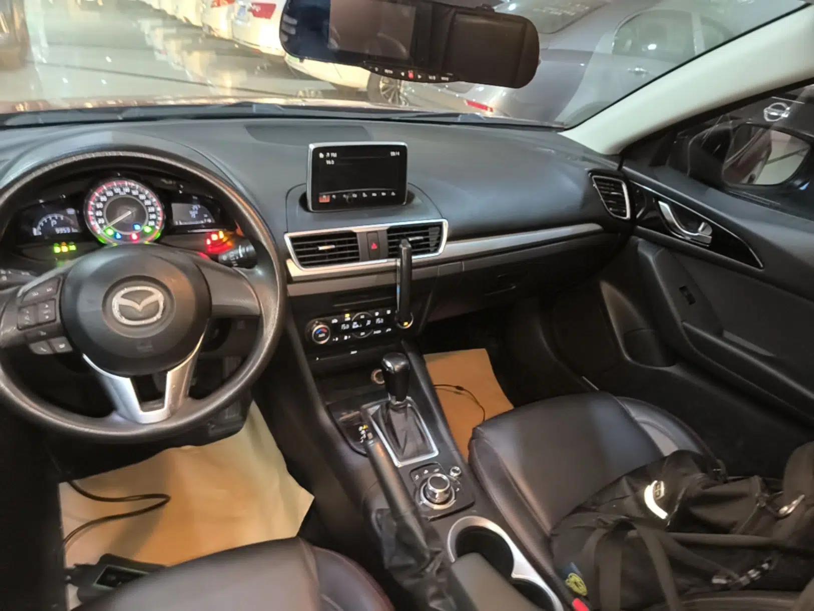 Mazda 3 Axela 2014 Sedan 1.5L Automatic Luxury Model — миниатюра 20