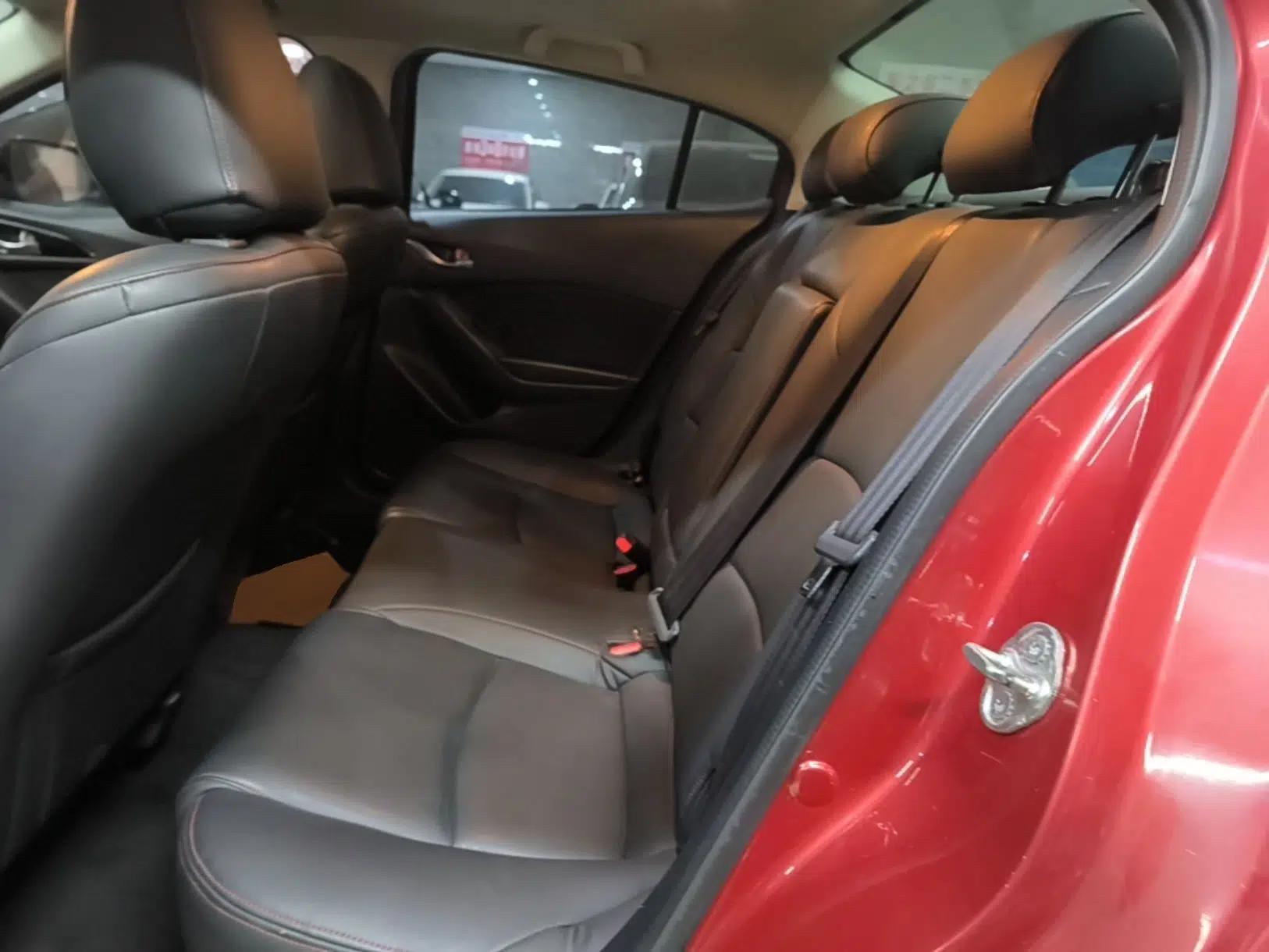 Mazda 3 Axela 2014 Sedan 1.5L Automatic Luxury Model — миниатюра 25