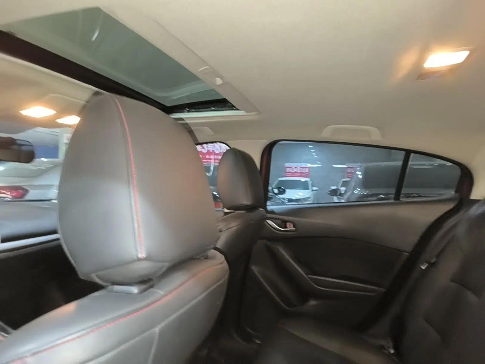 Mazda 3 Axela 2014 Sedan 1.5L Automatic Luxury Model — миниатюра 26