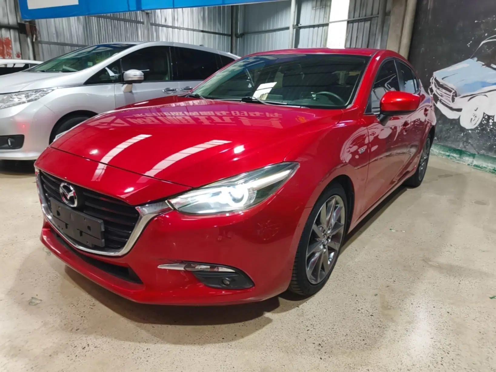 Mazda 3 Axela 2017 Hatchback 2.0L Automatic Sport Model China V Emission Standard — миниатюра 1