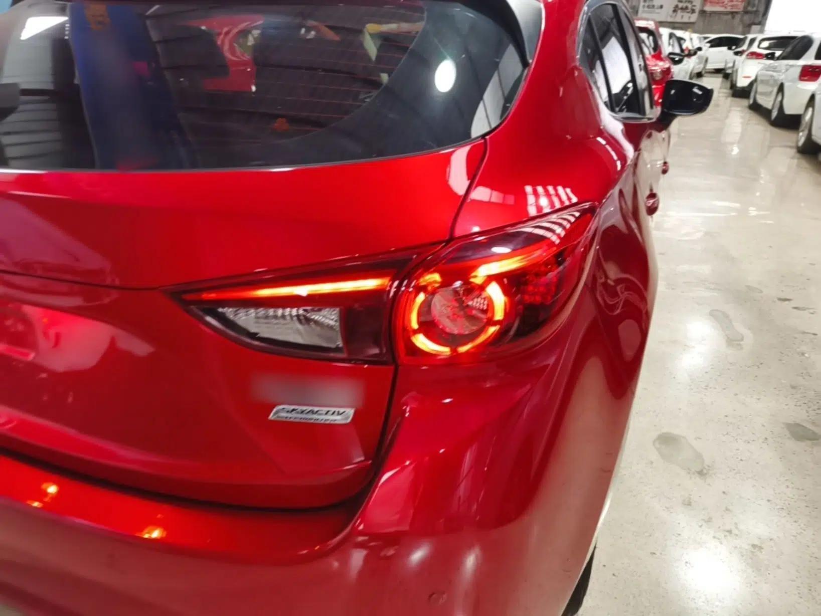 Mazda 3 Axela 2017 Hatchback 2.0L Automatic Sport Model China V Emission Standard — миниатюра 9
