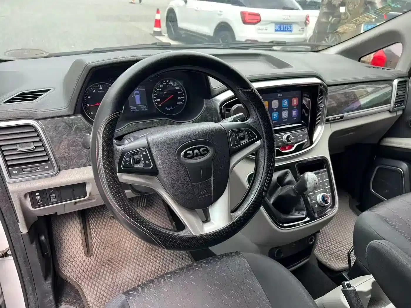 Refine M4 2016 2.0L Manual Deluxe Edition — миниатюра 4