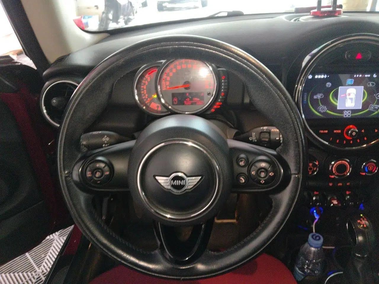 MINI 2016 1.2T ONE Pioneer Edition — миниатюра 10