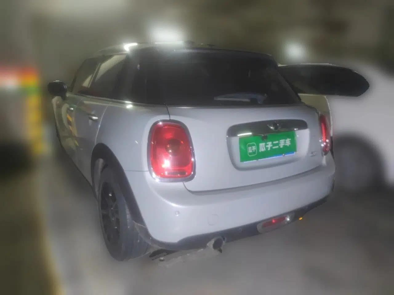 MINI 2015 1.5T COOPER Fun Five-Door Edition — миниатюра 4