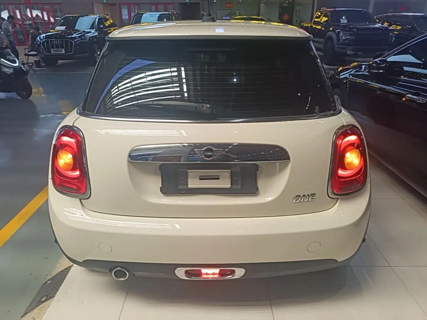 MINI 2019 1.5T ONE PLUS — миниатюра 5