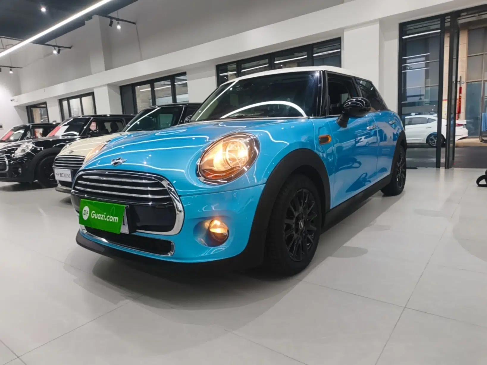 MINI 2016 1.5T COOPER Five-Door Edition — миниатюра 1