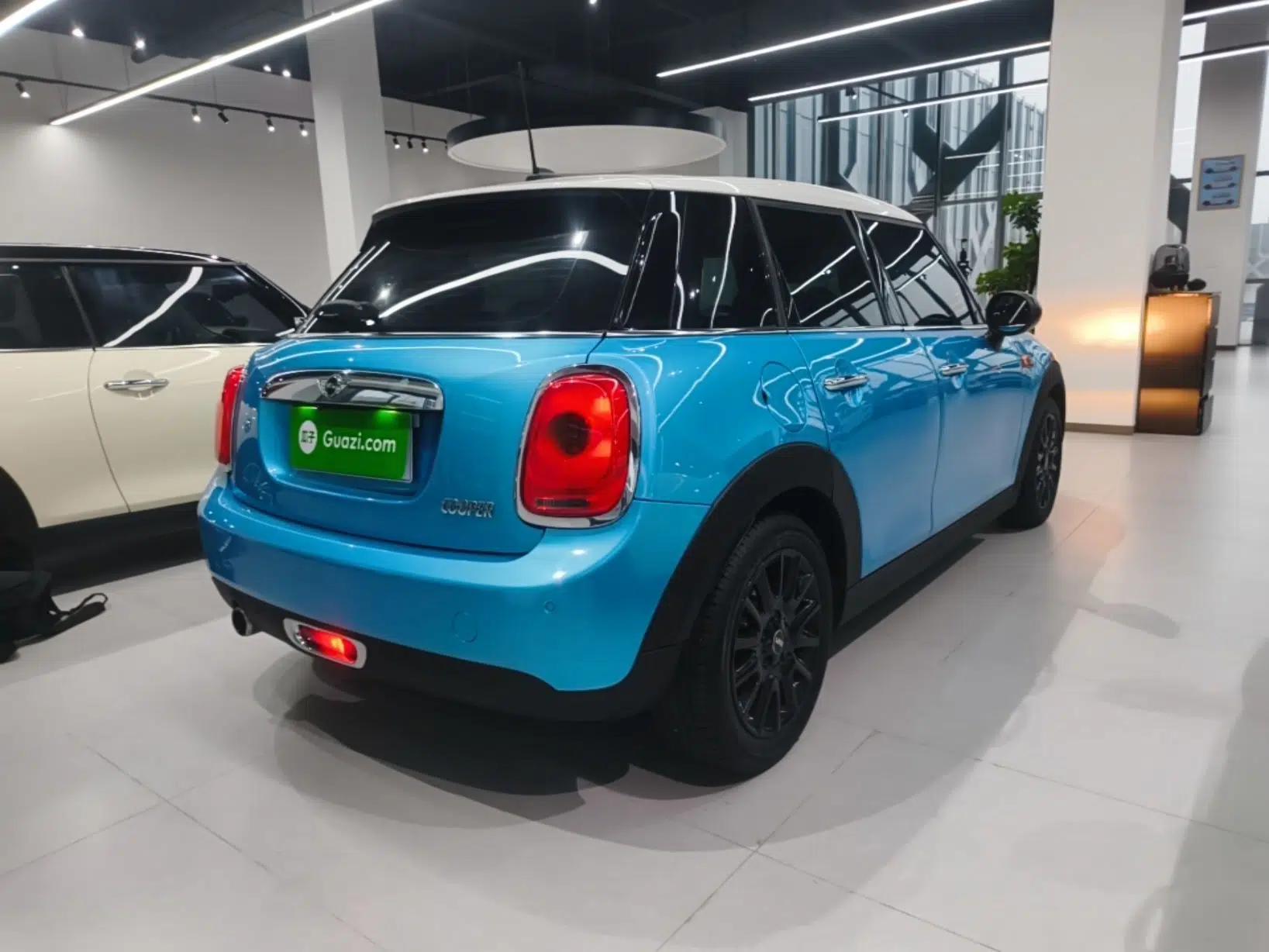 MINI 2016 1.5T COOPER Five-Door Edition — миниатюра 6