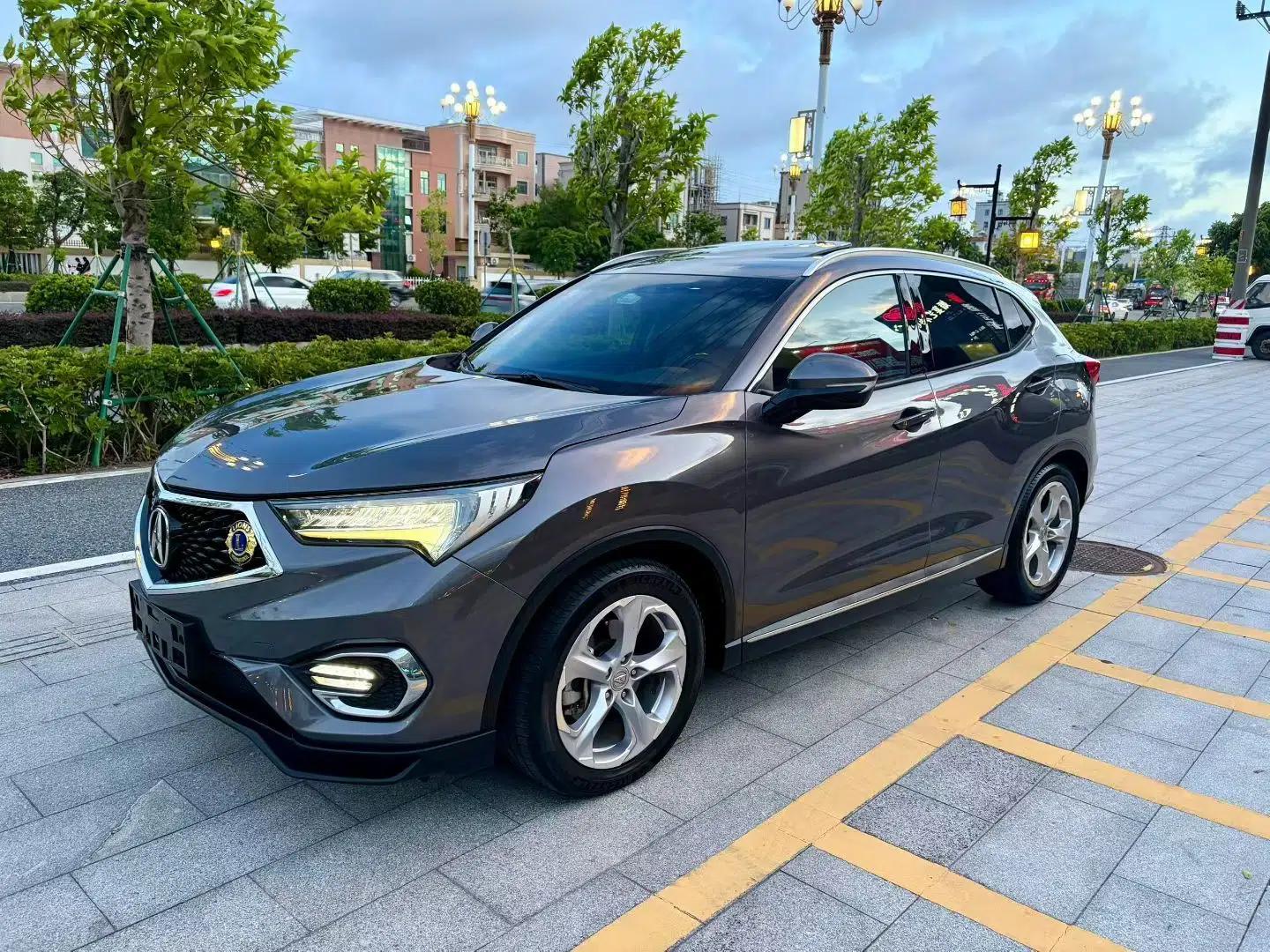 Acura CDX 2016 1.5T Two-Wheel Drive Deluxe Edition — миниатюра 1