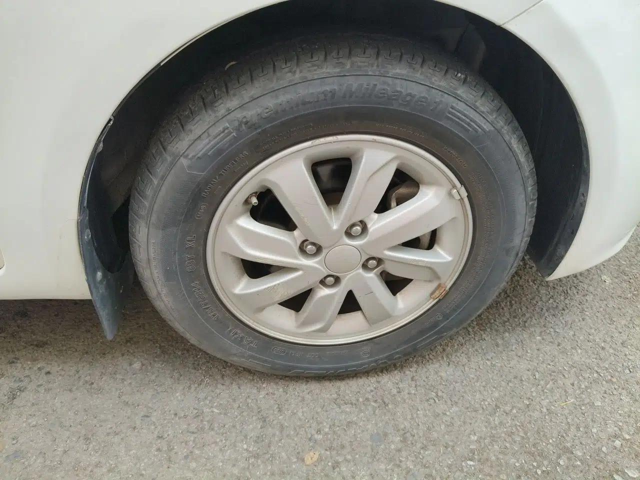 Kia K2 2015 Sedan 1.4L MT GLS — миниатюра 8