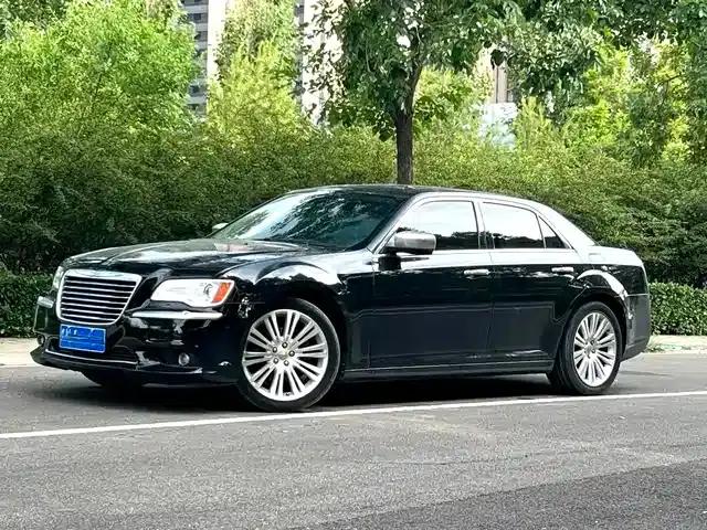 2012 Chrysler 300C Imported Model 3.6L Luxury Edition