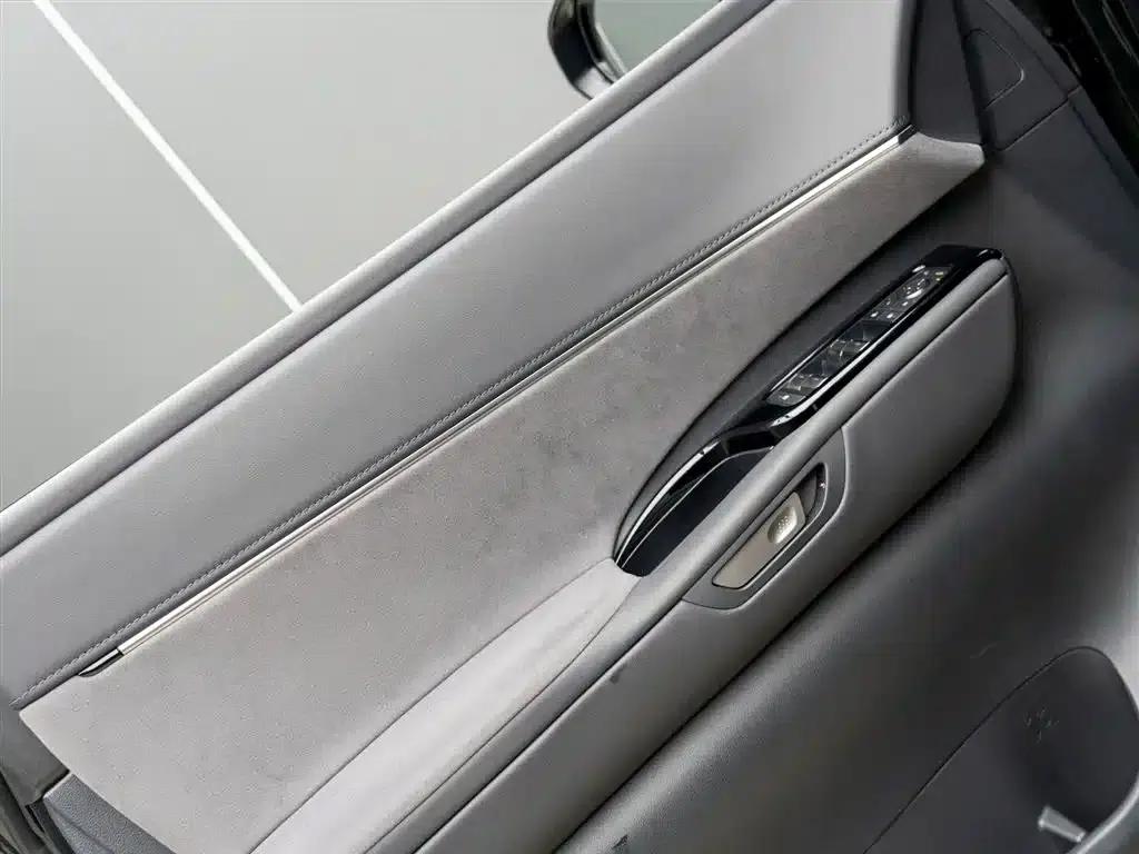 Lexus LM 2023 500h Six-Seat Premium Edition — миниатюра 6