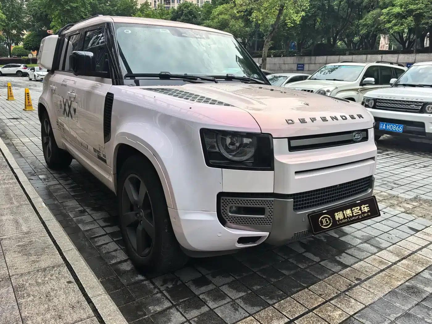 2024 Land Rover Defender 110 3.0T P400 Dark Edition — миниатюра 3