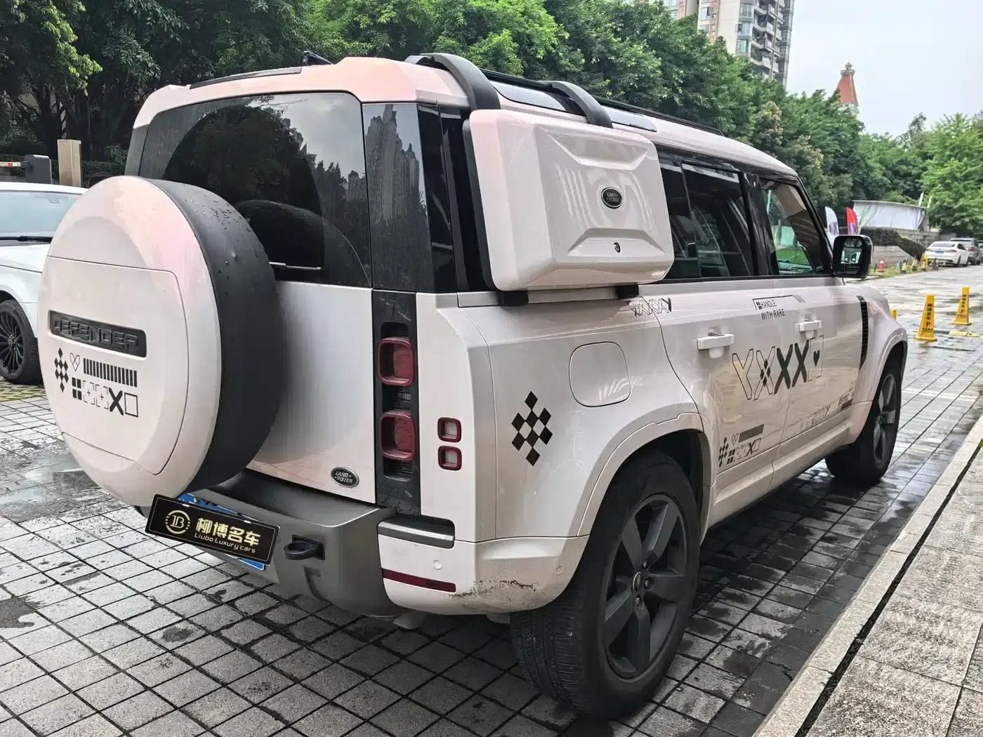 2024 Land Rover Defender 110 3.0T P400 Dark Edition — миниатюра 4