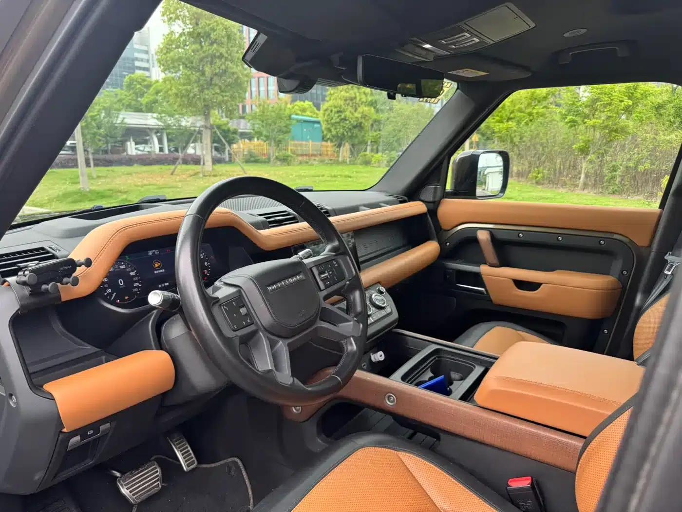 2020 Land Rover Defender 110 P400 X — миниатюра 11
