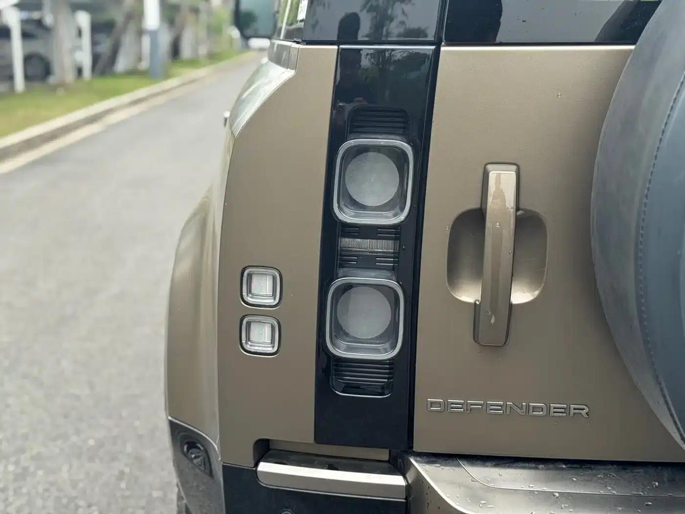 2020 Land Rover Defender 110 P400 X — миниатюра 8