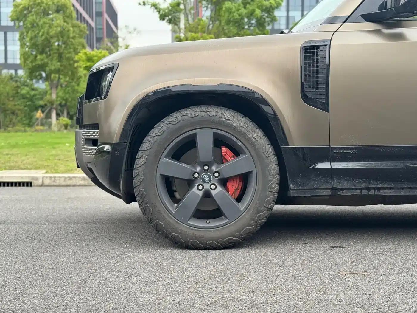 2020 Land Rover Defender 110 P400 X — миниатюра 10