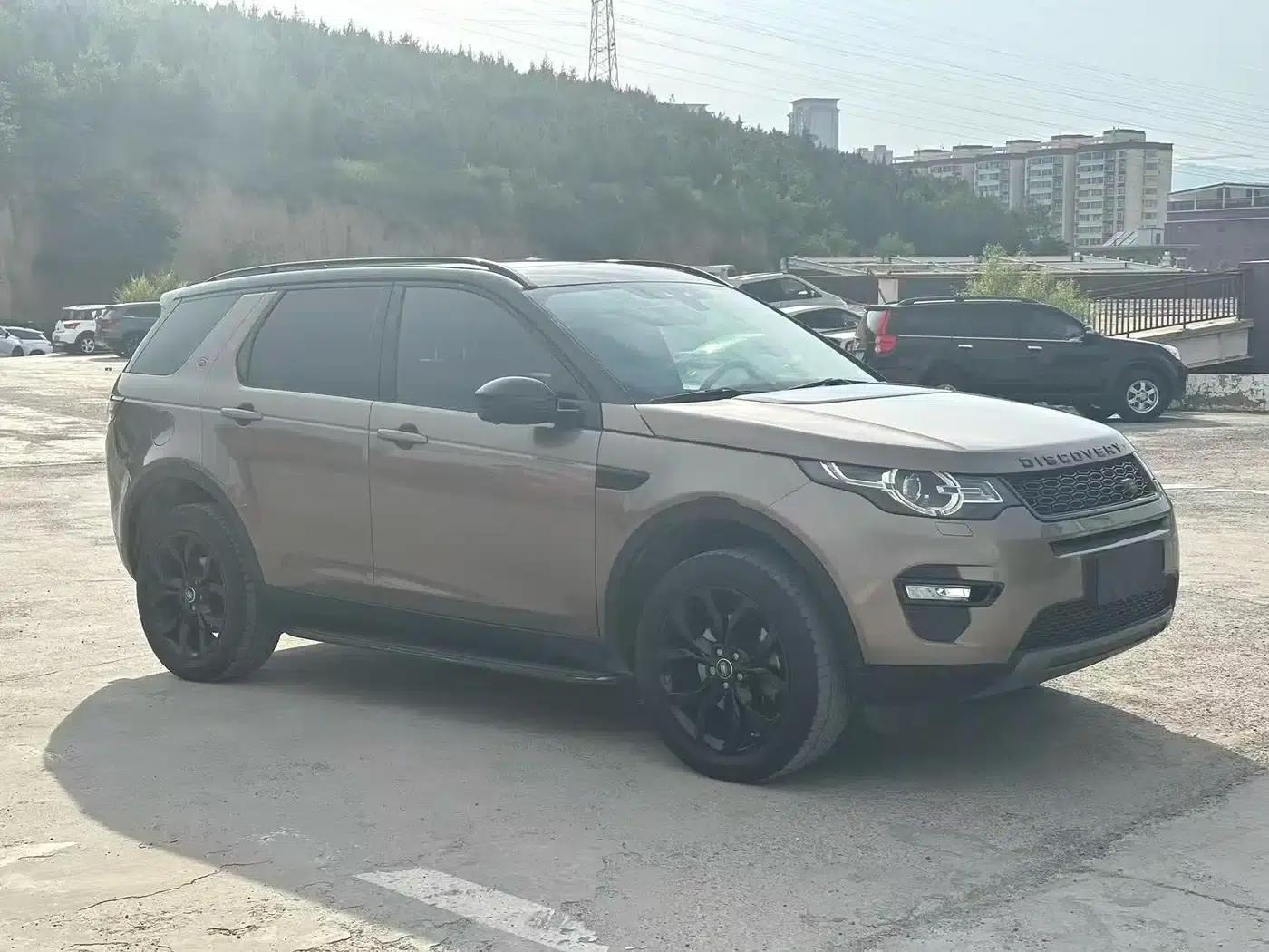 Discovery Sport 2017 2.0T Limited Black Edition — миниатюра 3