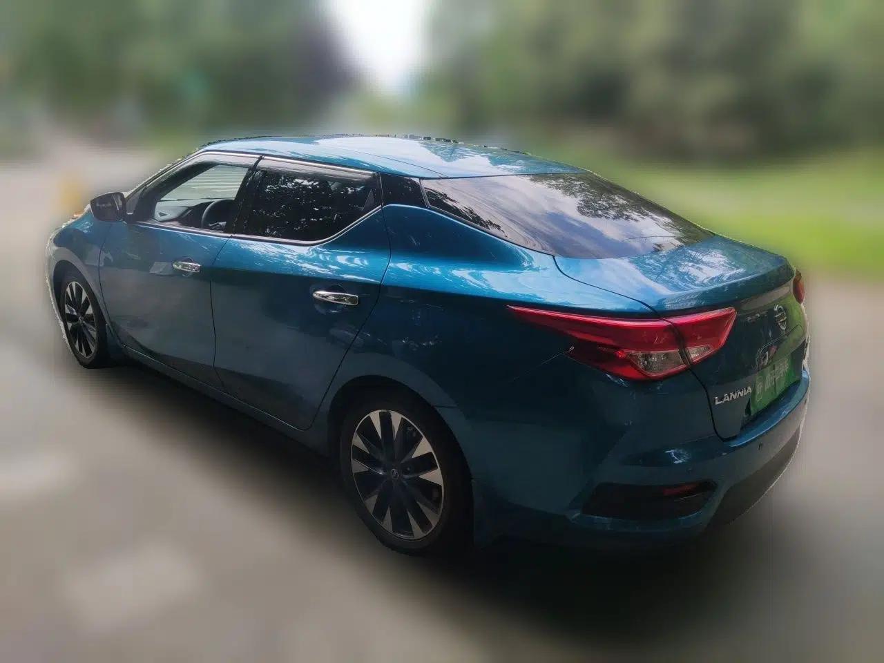 Nissan Lannia 2016 1.6L CVT Smart Cool Edition — миниатюра 4